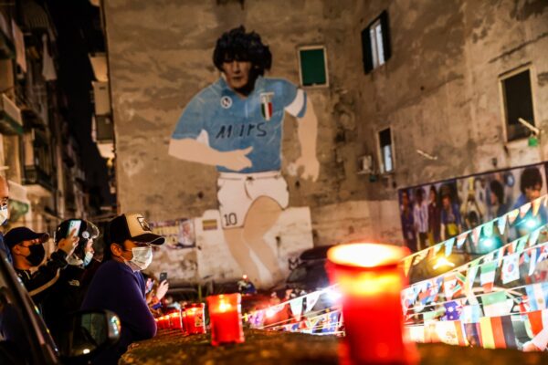 Morte Maradona, la figlia al processo: “Casa puzzava di urina”