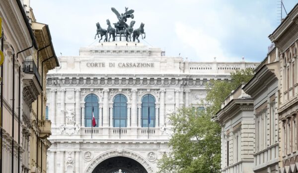 Cassazione, allarme bomba rivendicato da ‘Gruppo combattenti contro Meloni’