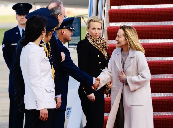 L'arrivo a Washington della presidente del Consiglio, Giorgia Meloni, il 16 aprile