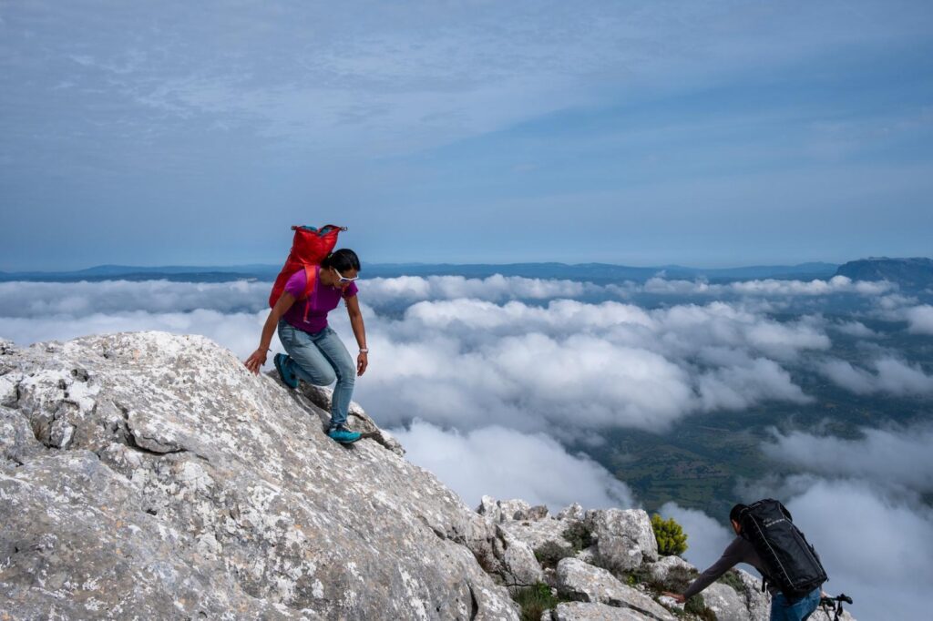 Galleria foto 'Alpinista iraniana Nasim Eshqi apre nuovo percorso contro spose bambine' - foto 1