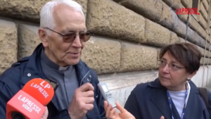 Papa, il cappellano di Regina Coeli: “Volto provato ma gesto di speranza”