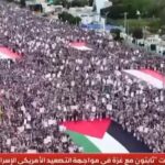 Yemen, bruciate in piazza bandiere Usa e Israele