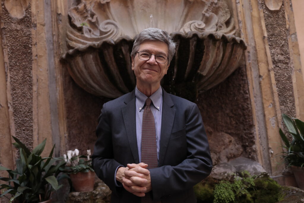 Università. economista Sachs a UPeace: “Usa in crisi, Europa eviti provocazioni” Università. economista Sachs a UPeace: “Usa in crisi, Europa eviti provocazioni”