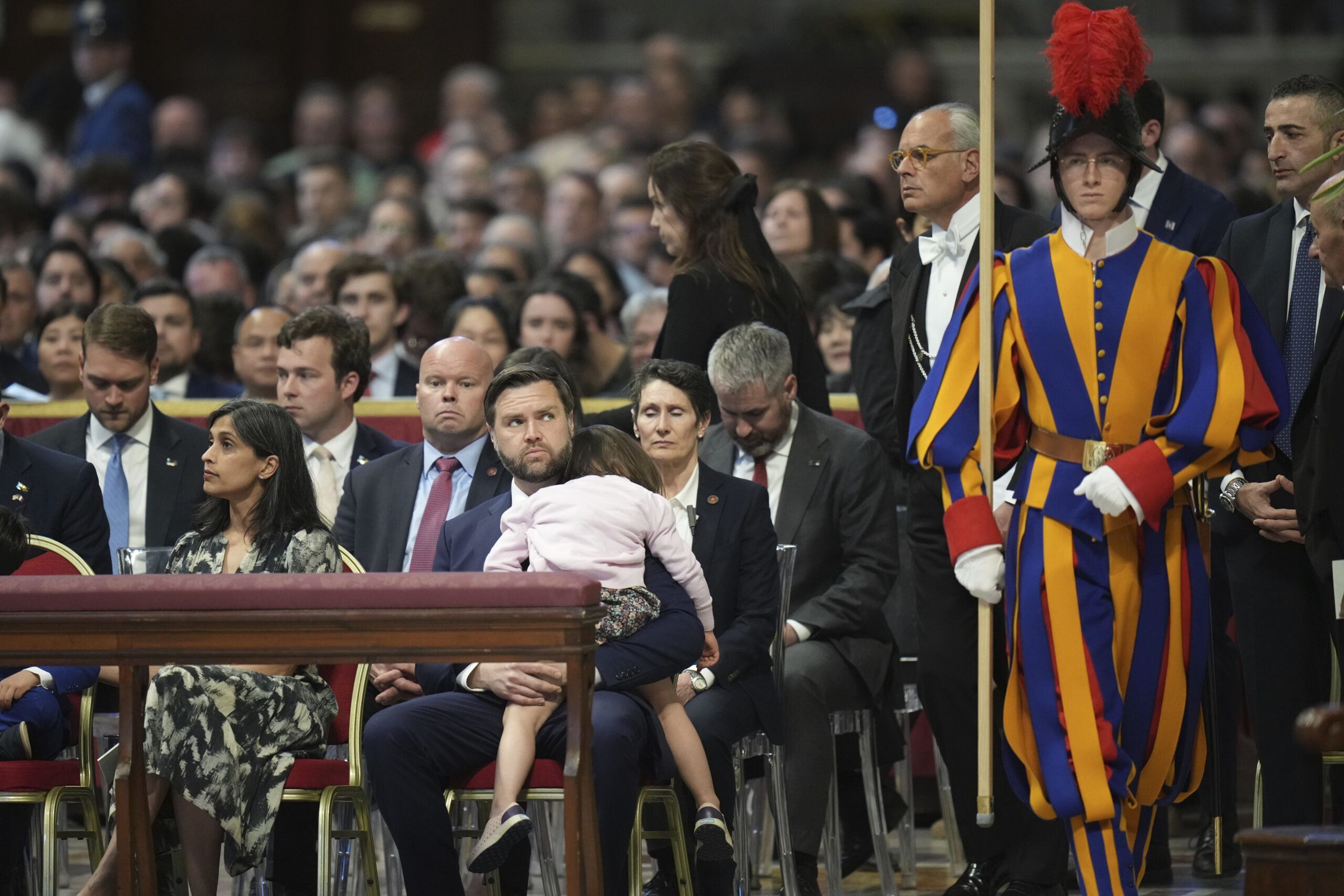 JD Vance a Roma da Meloni, va San Pietro per la messa poi vede Salvini. Telefonata premier-von der Leyen JD Vance a Roma da Meloni, va San Pietro per la messa poi vede Salvini. Telefonata premier-von der Leyen
