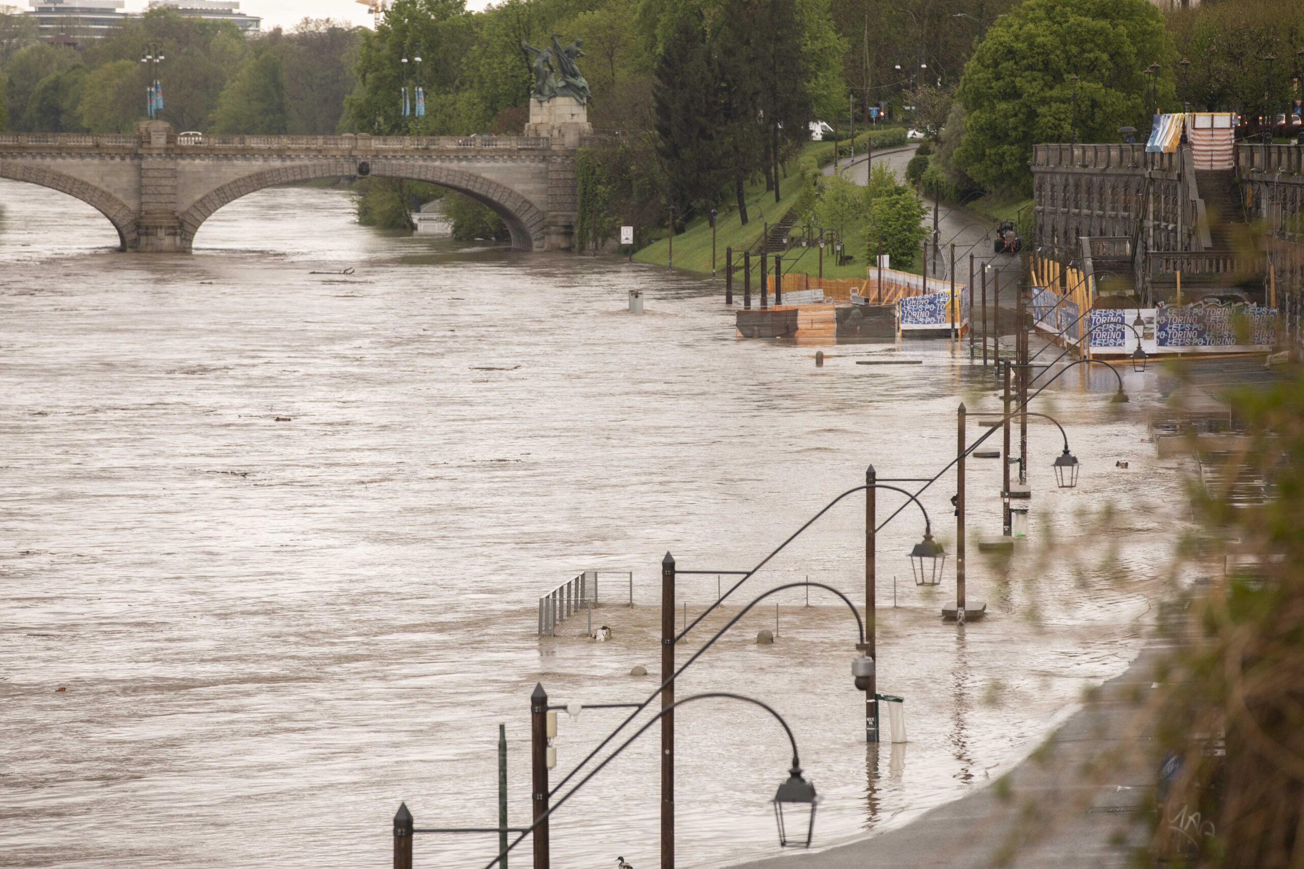 Maltempo, il Po sotto osservazione: allerta rossa in Emilia Romagna