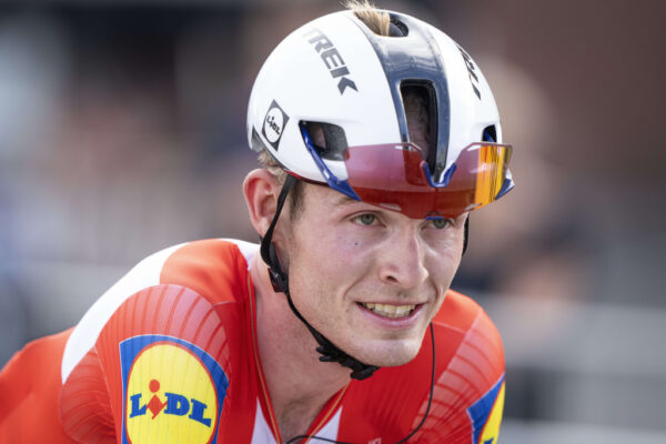 Amstel Gold Race 2025, Skjelmose vince in volata su Pogacar e Evenepoel