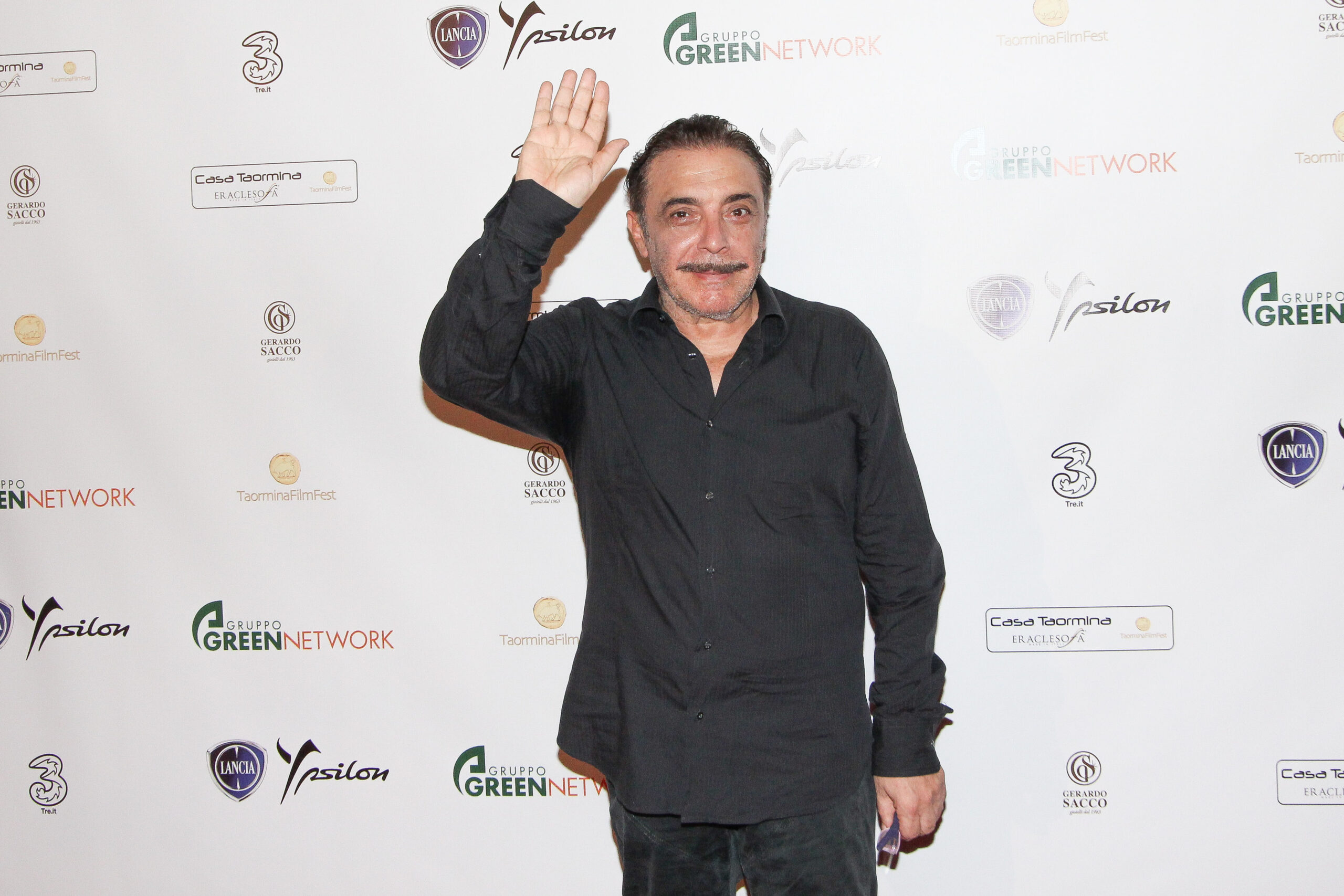 Pasqua con Nino Frassica e Carmen Russo da Mara Venier