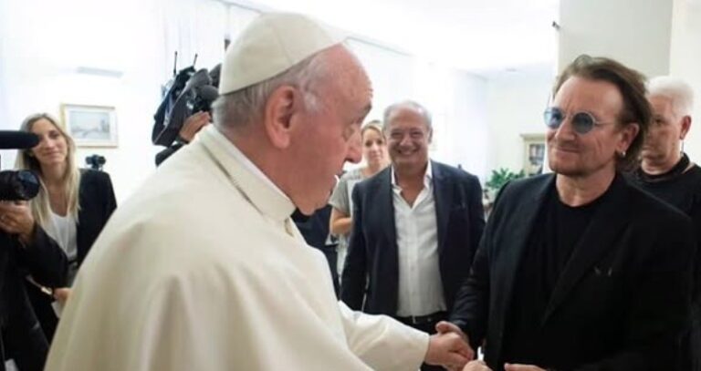 Papa Francesco Bono U2