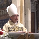 Papa Francesco, messa in suffragio per il Pontefice: San Giovanni gremita di fedeli