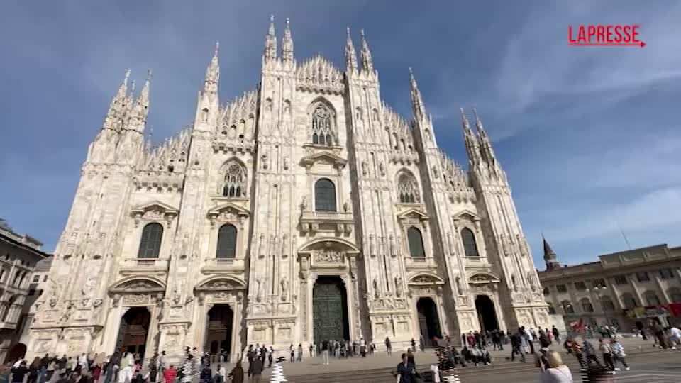 Papa Francesco, a Milano coda per la messa in Duomo