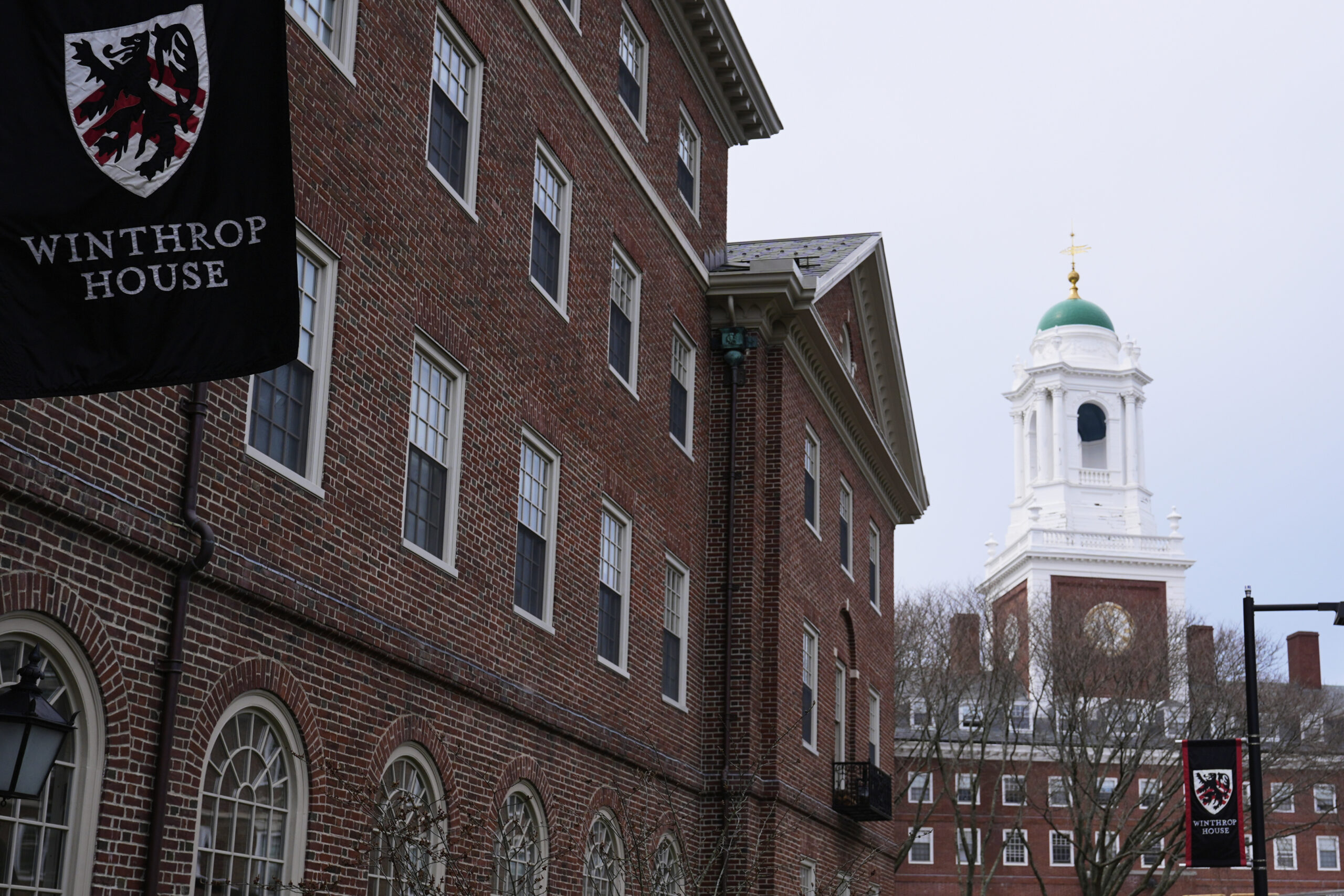 Università Harvard fa causa all’amministrazione Trump per il taglio dei finanziamenti