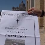 Papa Francesco, la copia dell’Osservatore Romano gratis a San Pietro