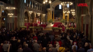 Papa Francesco, la messa a Westminster in memoria di Bergoglio