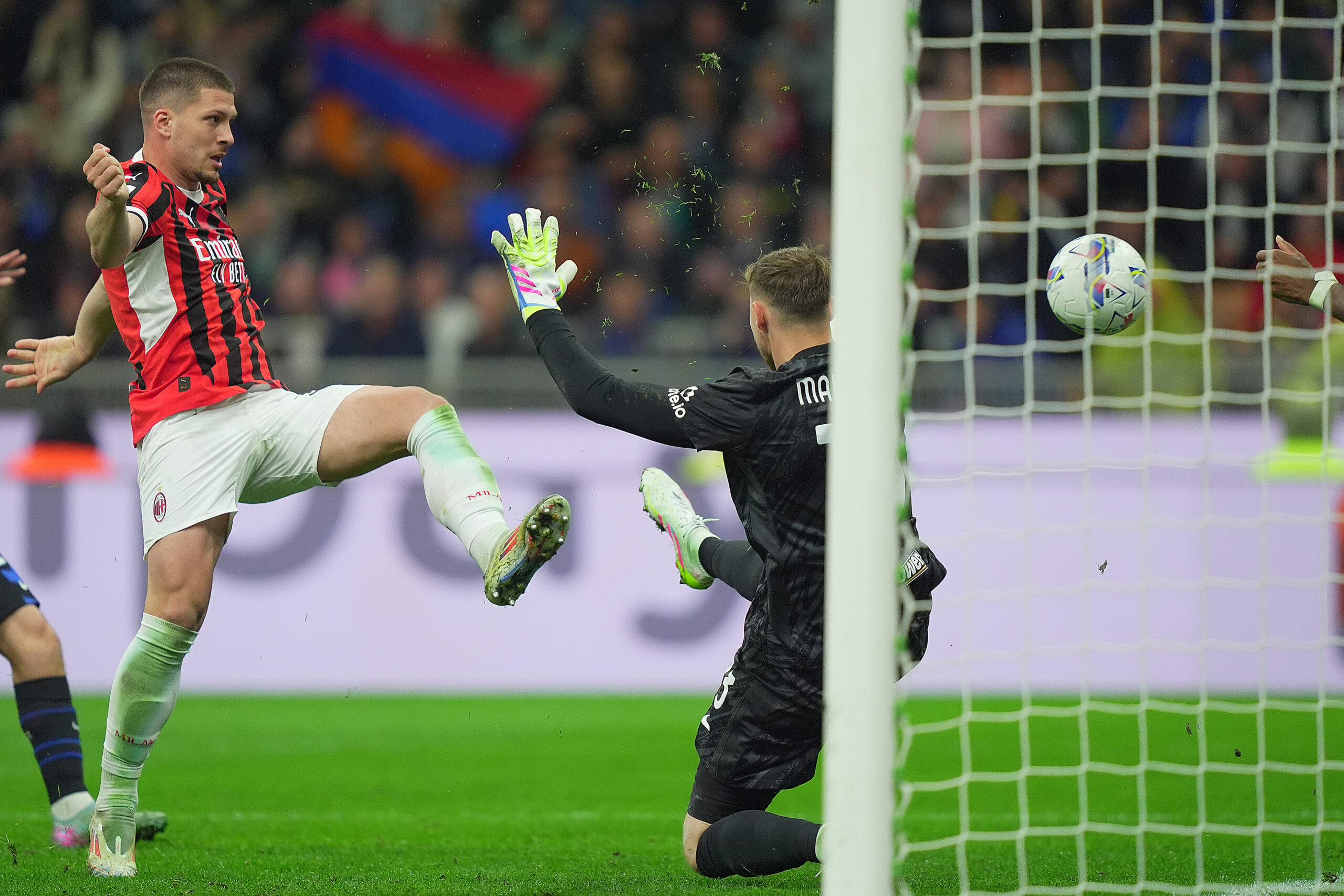 Coppa Italia, Inter-Milan 0-3. Rossoneri in finale