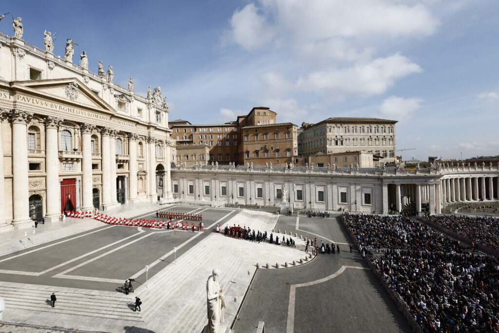 Galleria foto 'Papa Francesco, la traslazione della salma in 10 foto' - foto 9
