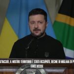 Ucraina, Zelensky: “Sedersi al tavolo con i terroristi è già un grande compromesso”