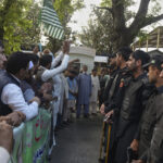 India, tensione con Pakistan dopo l’attacco in Kashmir: spazio aereo chiuso e visti revocati