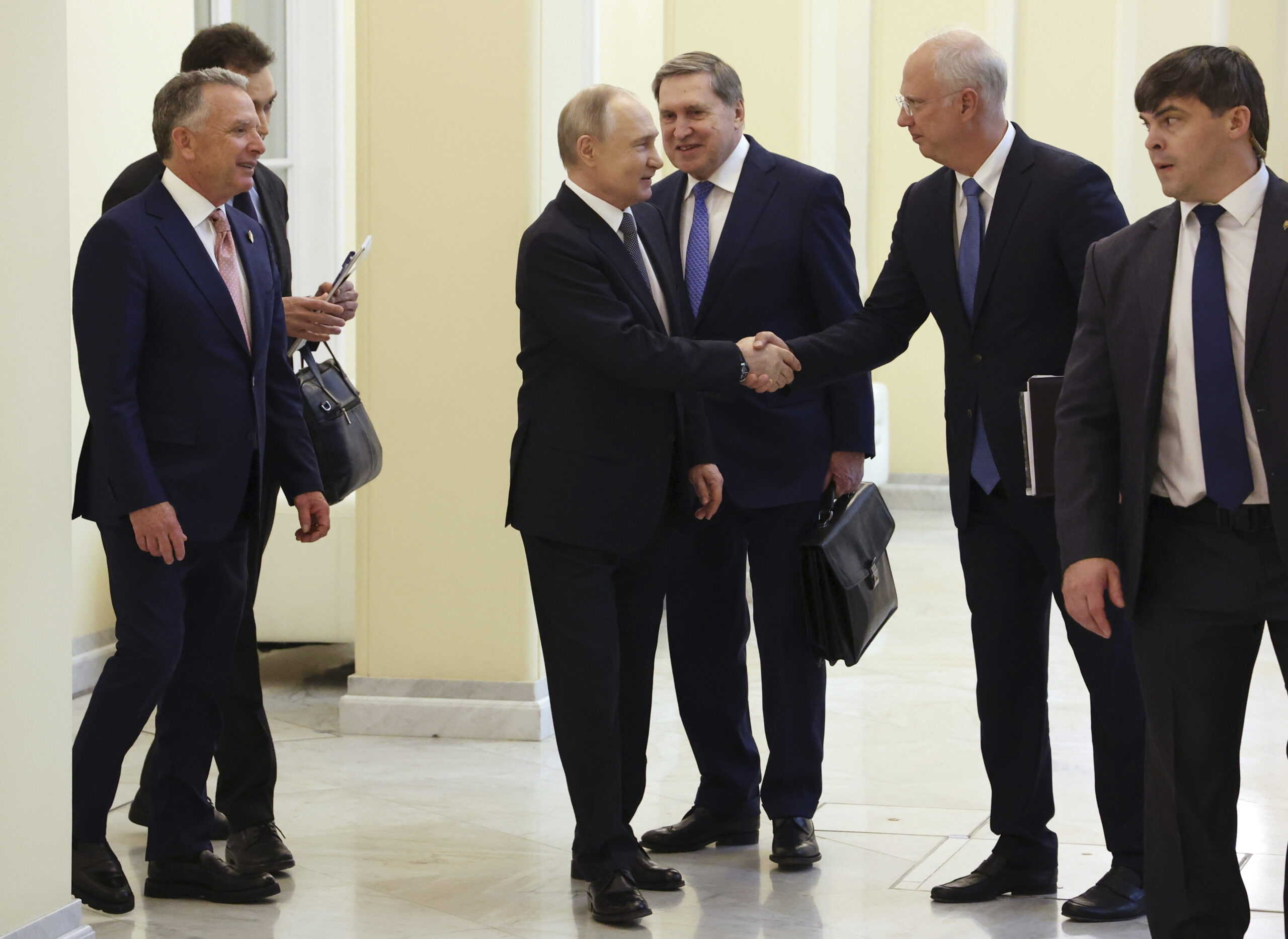 Ucraina, Witkoff vede Putin a Mosca