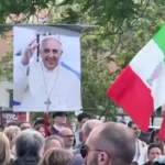 25 aprile, anche la foto di Papa Francesco al corteo Anpi di Roma