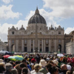 Papa Francesco, 250mila persone a San Pietro per l’omaggio al Pontefice