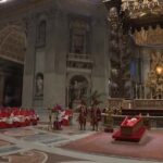 Papa Francesco, terminato rito chiusura bara: il video