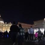Papa Francesco, a San Pietro fedeli di nuovo in coda anche di notte