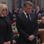 Papa Francesco, l’omaggio di Macron al Pontefice