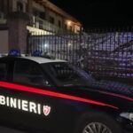 Uccide i vicini a Volvera e si suicida: i carabinieri sul luogo del delitto