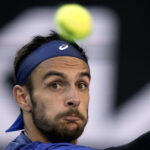 Atp Madrid 2025, Musetti al terzo turno. Sonego out