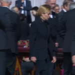 Funerali Papa Francesco, Meloni in Piazza San Pietro