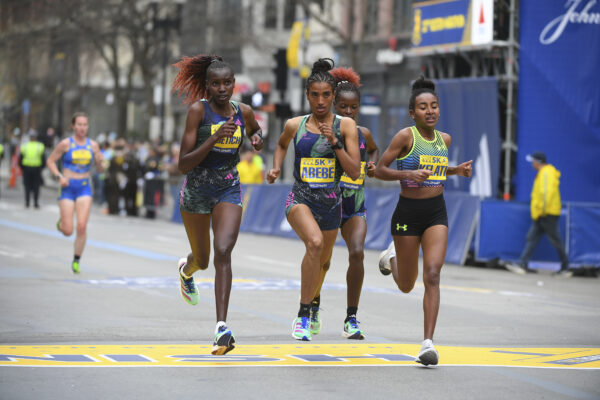 Kenyana Ngetich prima donna a correre 10km sotto i 30 minuti