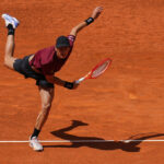 Atp Madrid 2025, impresa Arnaldi: battuto Djokovic in 2 set
