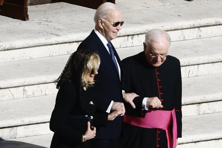 Joe Biden Funerali di Papa Francesco in Piazza San Pietro