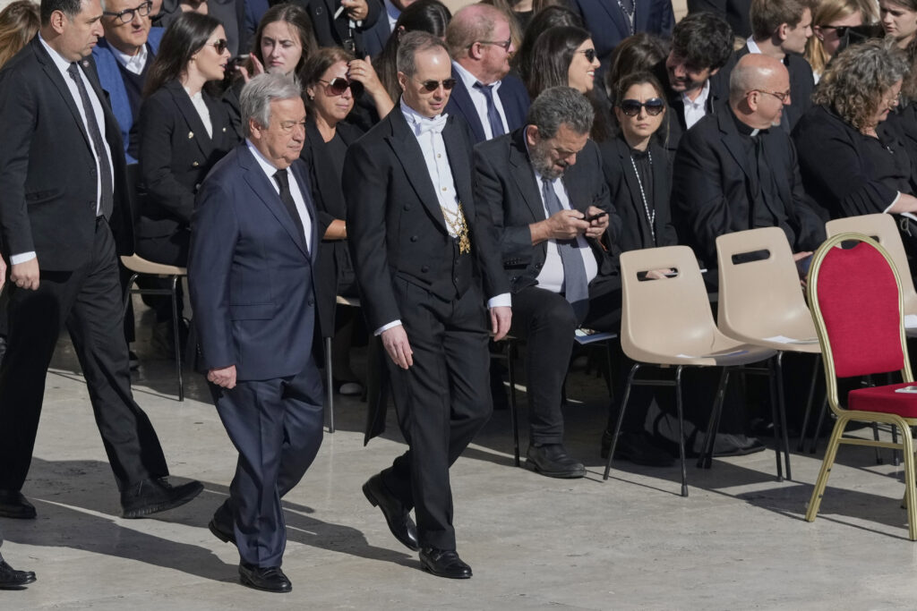 Galleria foto 'Funerali Papa Francesco, i leader mondiali a San Pietro: le foto' - foto 10