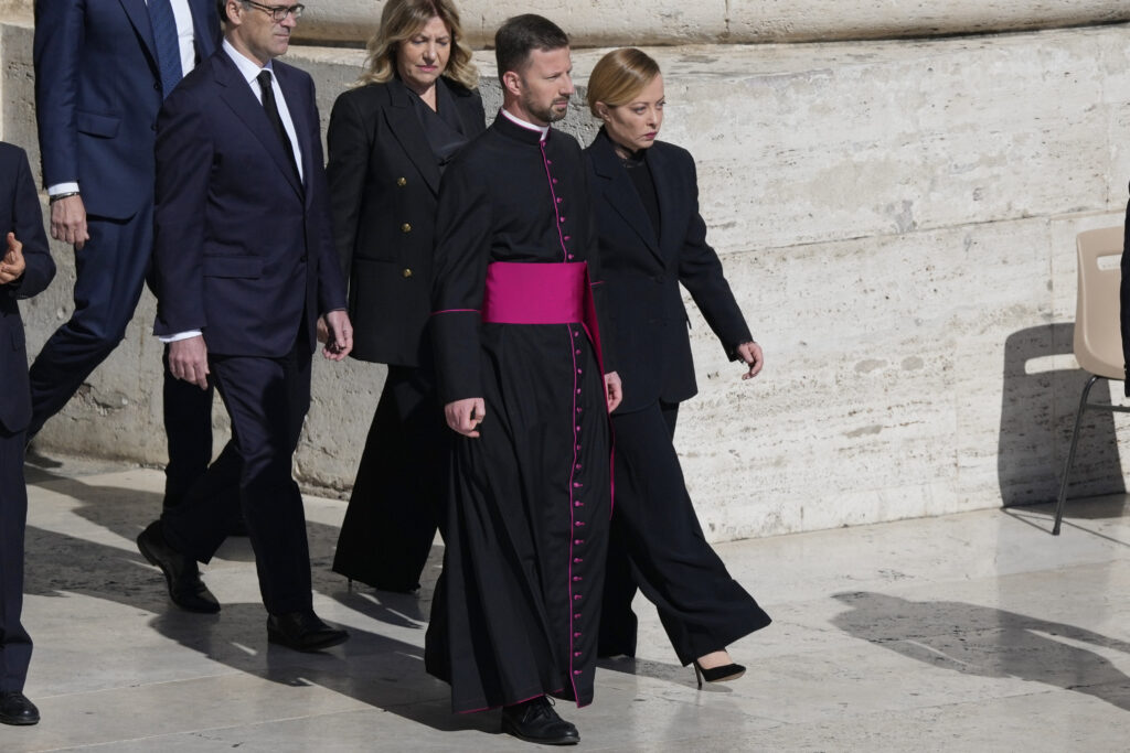 Galleria foto 'Funerali Papa Francesco, i leader mondiali a San Pietro: le foto' - foto 11