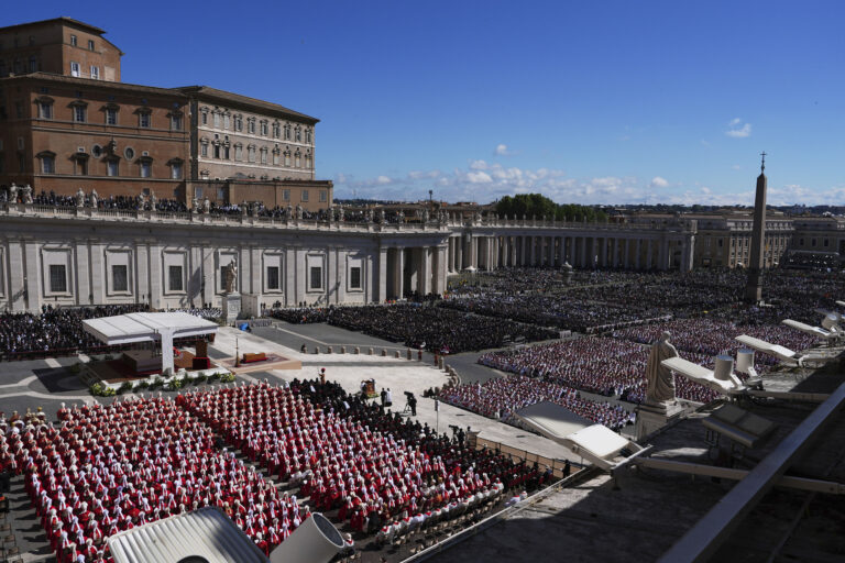Una vista di Piazza San Pietro durante i funerali di Papa Francesco