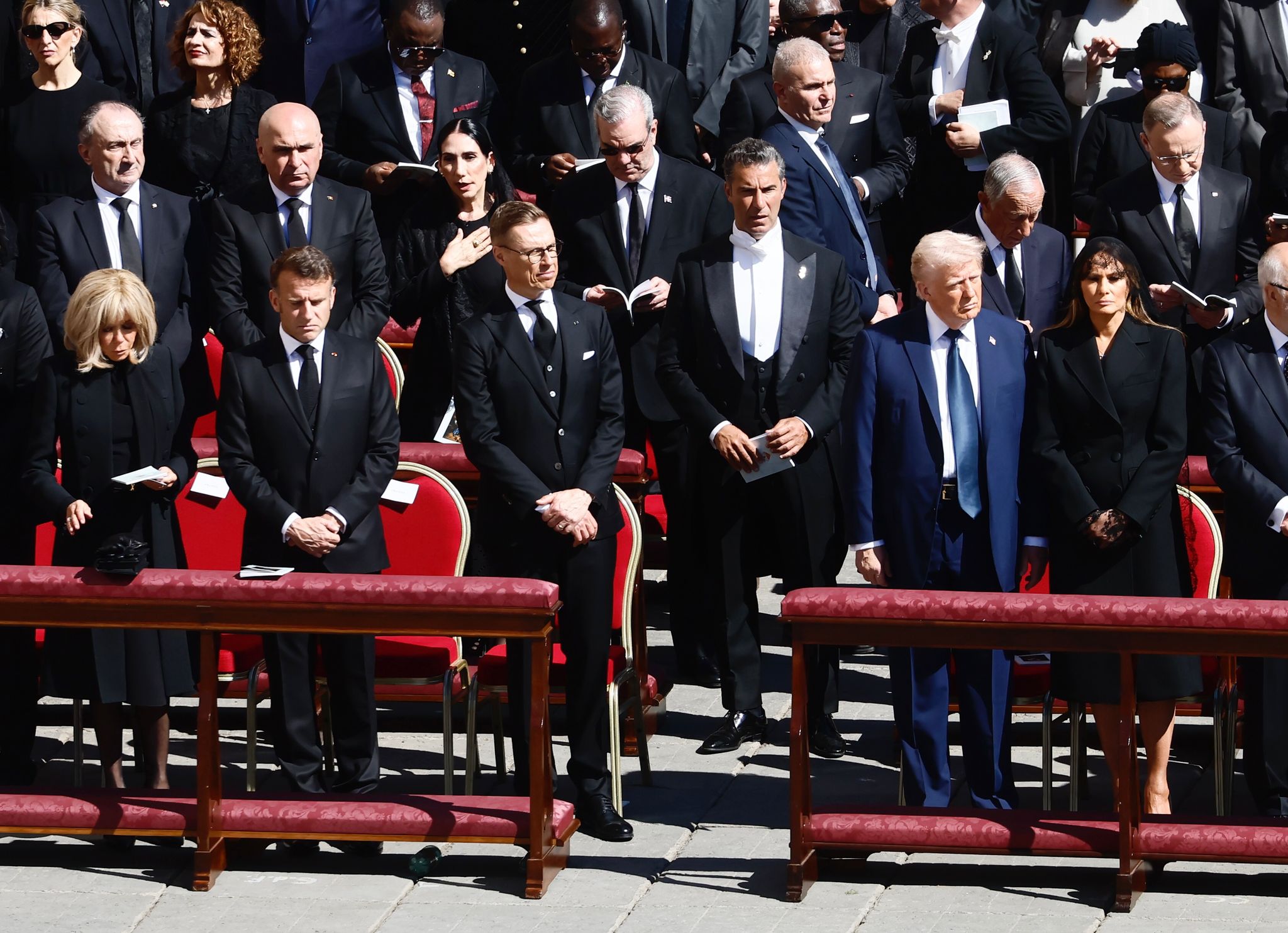Trump e Macron ai funerali di Papa Francesco