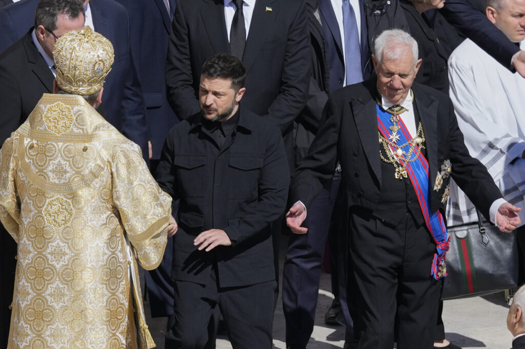 Galleria foto 'Funerali Papa Francesco, i leader mondiali a San Pietro: le foto' - foto 3