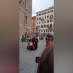 Papa Francesco, l’arrivo dei Cardinali a Santa Maria Maggiore per l’omaggio alla tomba