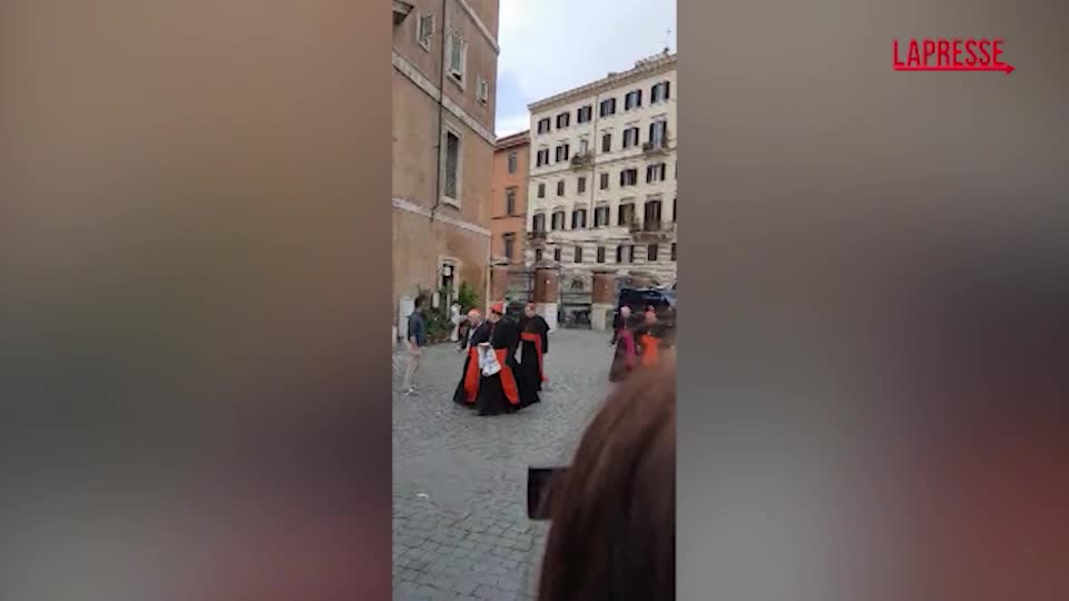 Papa Francesco, l’arrivo dei Cardinali a Santa Maria Maggiore per l’omaggio alla tomba Papa Francesco, l’arrivo dei Cardinali a Santa Maria Maggiore per l’omaggio alla tomba