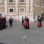 Papa Francesco, l’omaggio dei cardinali a Santa Maria Maggiore