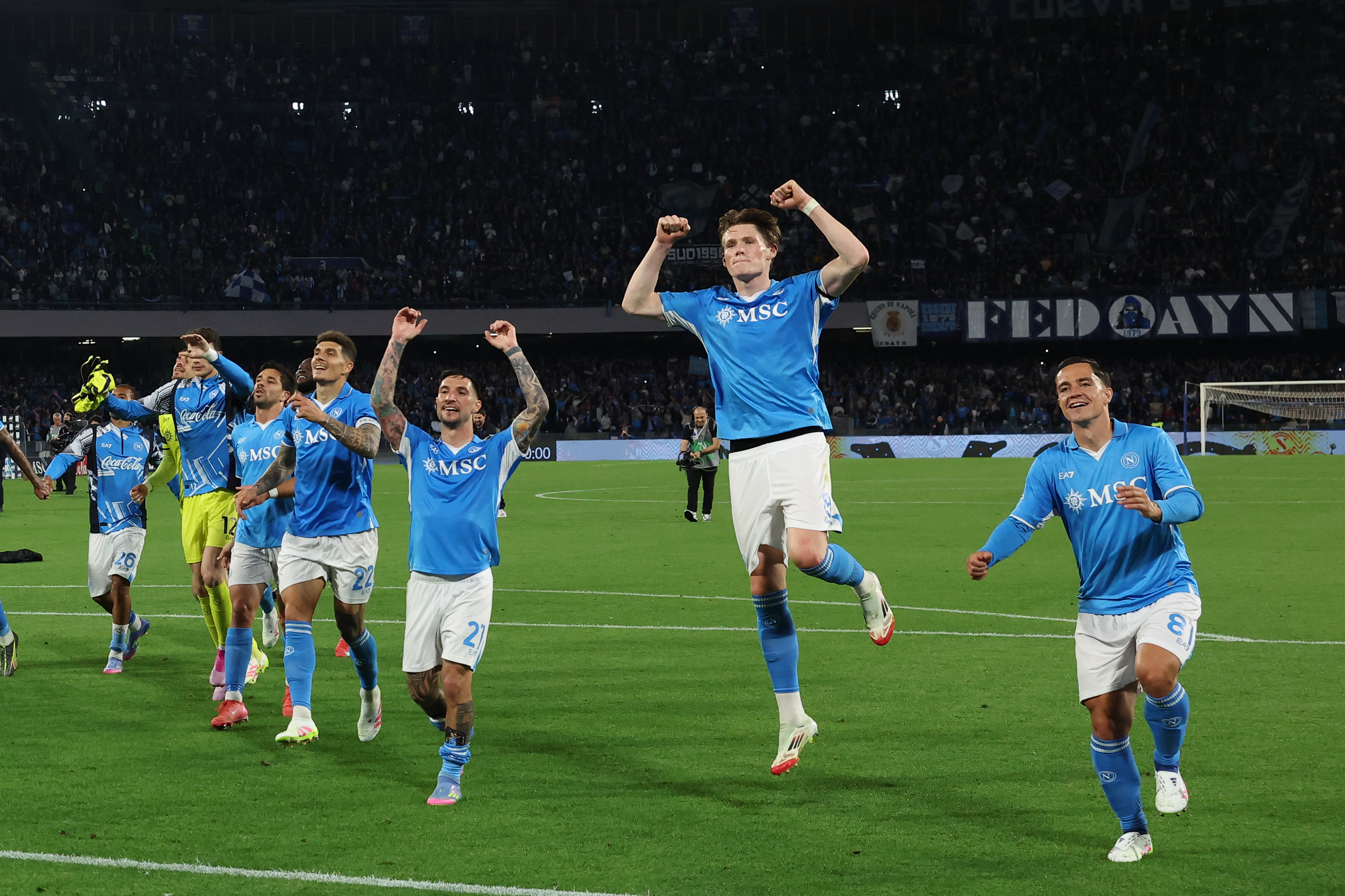 Napoli-Torino 2-0, azzurri da soli in testa alla classifica