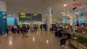 Blackout in Spagna, voli regolari all’aeroporto di Barcellona