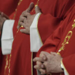 Conclave 2025, al via il 7 maggio. Si va verso l’esclusione di Becciu