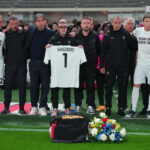 Il tributo del Lecce a Graziano Fiorita, il fisioterapista scomparso prematuramente tre giorni prima del match contro l'Atalanta della 34esima di Serie A