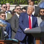 Dazi, Trump intende attenuare quelli sulle auto. Ma non arretra sulla Cina: “Merita tariffe al 145%”