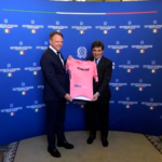 Giro d’Italia 2025, presentata la maglia rosa: presenti Cairo e Lollobrigida