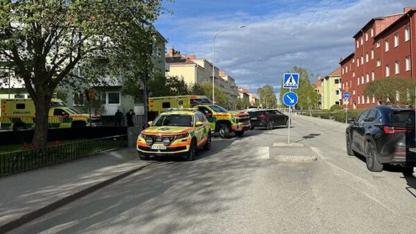 Svezia, sparatoria a Uppsala. Media: almeno tre morti. Caccia all’uomo