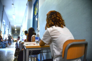 Scuola banchi - polemiche educazione sessuale
