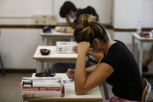 Scuola Valditara aggressioni docenti